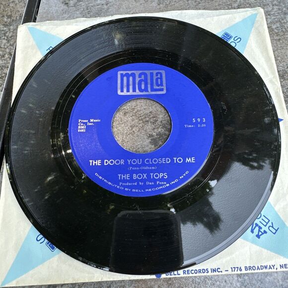 The Box Tops 45 “The Door You Closed To Me” “Cry Like A Baby” - Picture 2 of 3